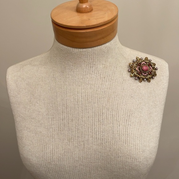 Vintage AUSTRIA Gold-tone Pin with Pink Glass Stones Art Glass Pink Cabochon - Picture 9 of 16